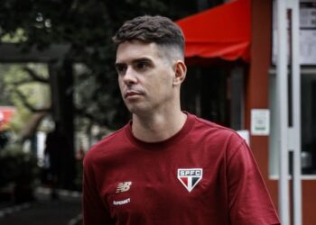 Oscar deixa o futebol aos 34 por questões cardíacas