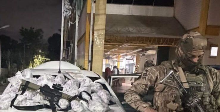 PRF é recebida a tiros ao interceptar arsenal de guerra na Baixada Fluminense