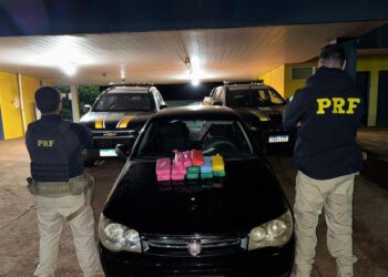 PRF apreende 10 kg de drogas escondidas em carro em Ponta Porã