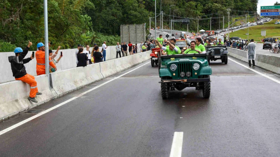 Ratinho Junior libera tráfego na Ponte de Guaratuba