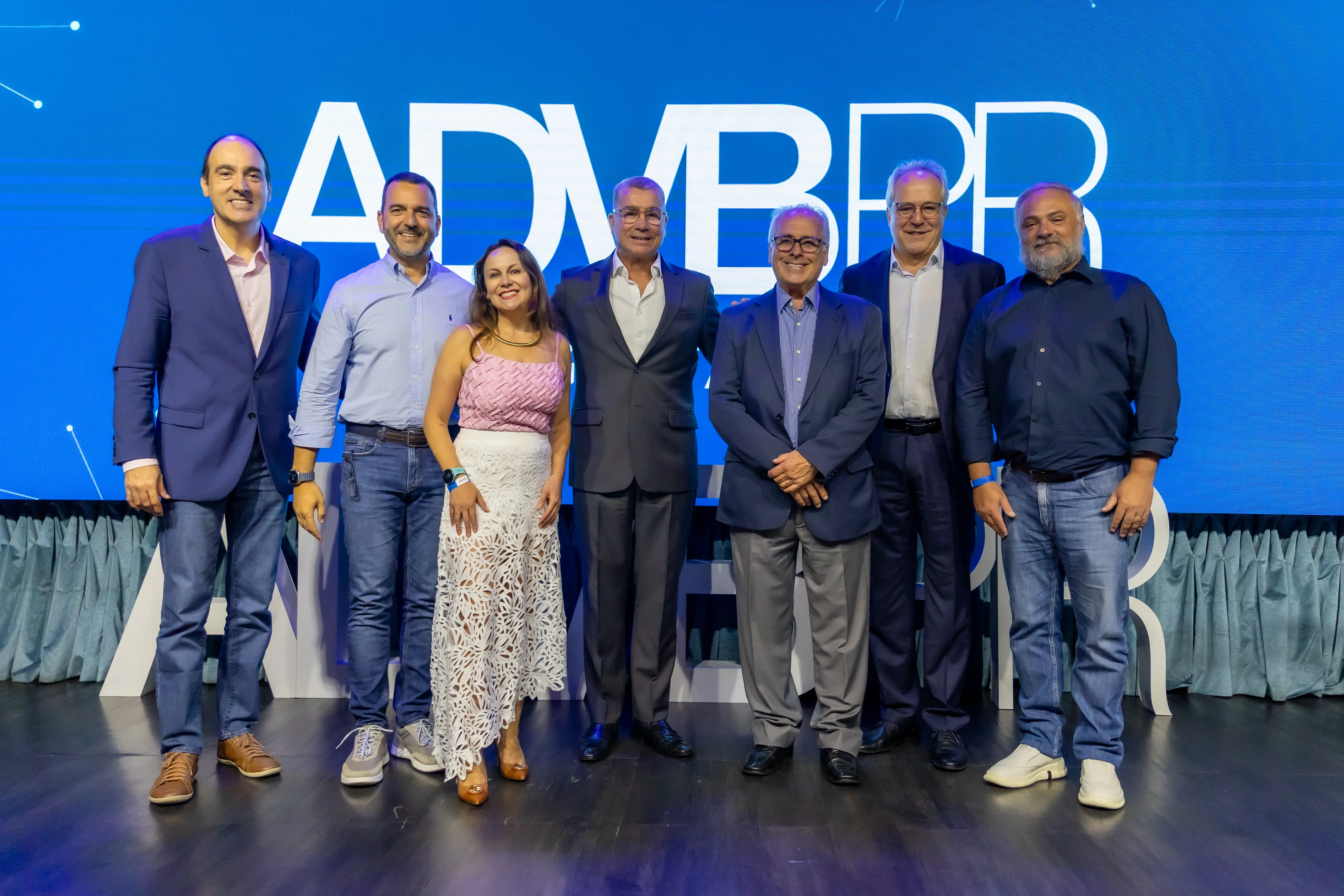 Ex-presidentes da ADVB/PR reunidos em evento que destacou o legado construído por diferentes lideranças ao longo da história da entidade no Paraná.