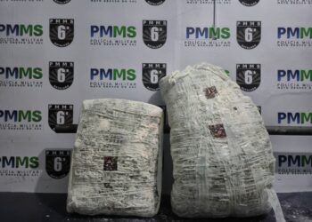 Polícia Militar e PRF no Posto Lampião Aceso: Mulher de 26 anos é presa por tráfico de drogas em ônibus