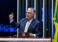 Em discurso, à tribuna, senador Eduardo Girão (Novo-CE).