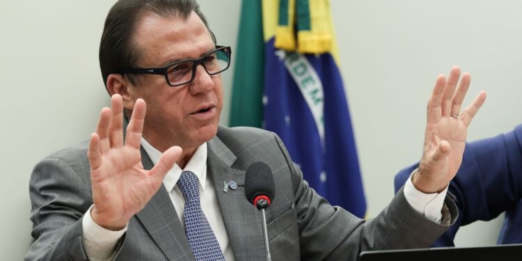 “Aposta é no ganho de produtividade”, diz Marinho sobre fim da 6x1