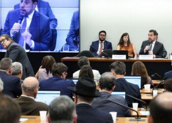 Boulos critica compensação a empresas pelo fim da escala 6x1