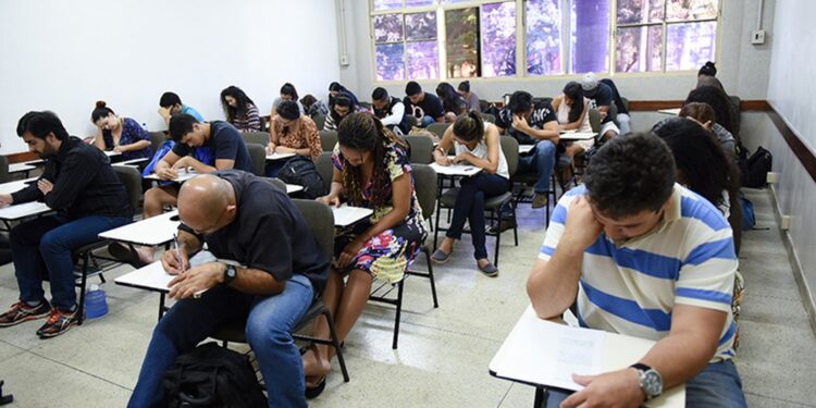 Candidatos ao Encceja 2026 podem se inscrever até 15 de maio