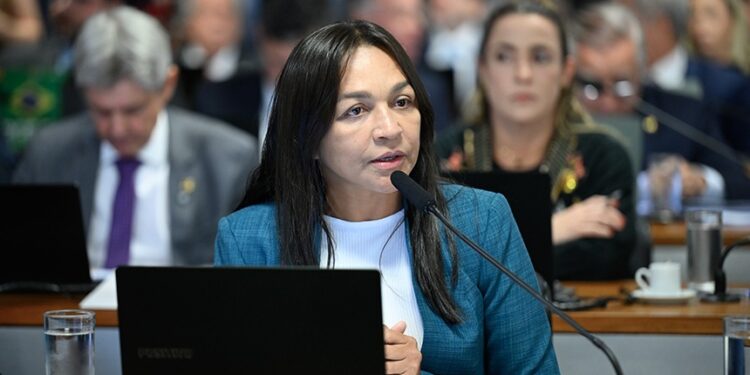 Caso de agressão motiva projeto de lei para proteger trabalhadoras domésticas