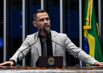 Em discurso, à tribuna, senador Cleitinho (Republicanos-MG).