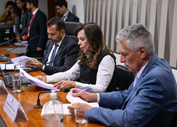 Comissão aprova reajuste do piso salarial dos professores da educação básica