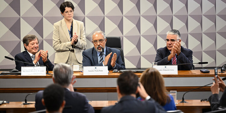 Congresso instala frente parlamentar em defesa da cultura de paz e do diálogo