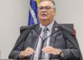 Dino manda investigar emendas para ONGs e filme de Bolsonaro