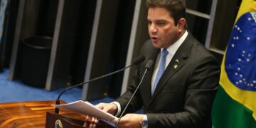 Ex-governador do Acre é condenado por organização criminosa e fraudes