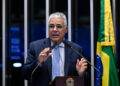 À tribuna, em discurso, senador Eduardo Girão (Novo-CE).
