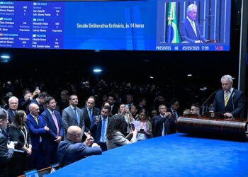 Hermes Klann toma posse como senador por Santa Catarina