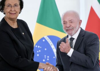 Lula discute combate ao crime organizado com presidenta do Suriname