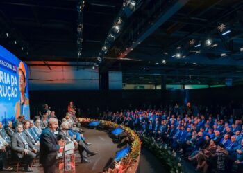 Lula sinaliza apoio a setores para redução da jornada 6x1