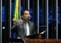 Em discurso,  à tribuna,  senador Magno Malta (PL-ES).