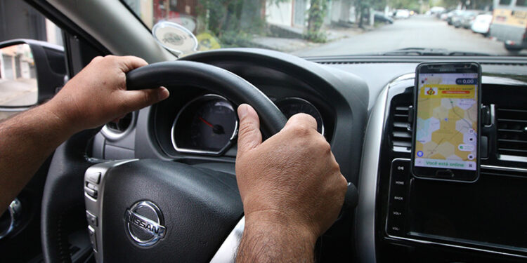 Medida provisória libera financiamento para motoristas de aplicativo e taxistas
