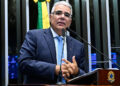 Em discurso, à tribuna, senador Eduardo Girão (Novo-CE).