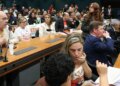 Movimentos sociais e entidades defendem fim da escala 6x1 na Câmara