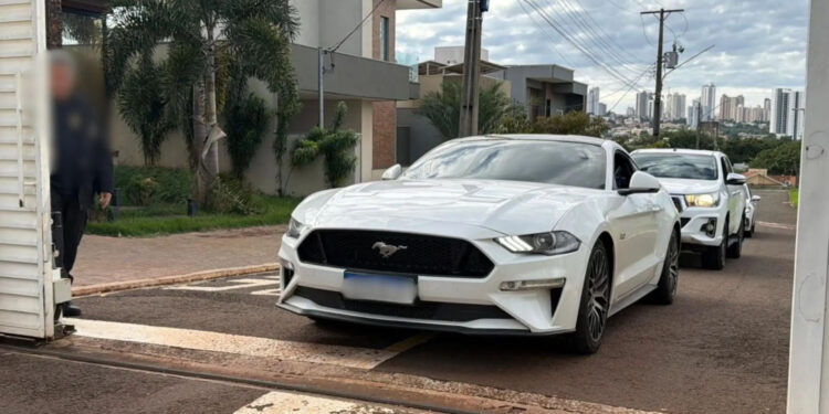 PF prende morador e apreende Mustang na Operação Cyber