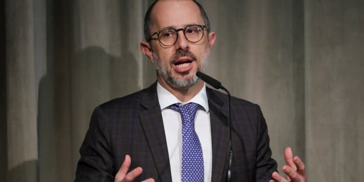 "Não precisamos eleger um país polícia do mundo", diz ministro da CGU