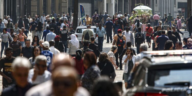 PIB do Brasil cresceu 1,1% no 1º trimestre de 2026, aponta IBGE