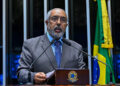 À tribuna, em discurso, senador Paulo Paim (PT-RS).