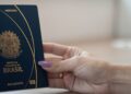 Passaportes brasileiros emitidos no exterior vão ficar mais baratos