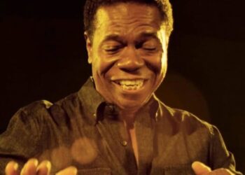Percussionista Paulinho da Costa entra para Calçada da Fama