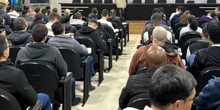 Polícia Civil ministra aos futuros policiais, capacitação sobre Protocolo Intitucional de Atendimento a Pessoas com Transtorno do Espectro Autista