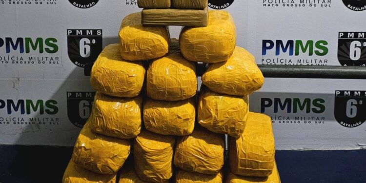 Polícia Militar Prende Autores com Mais de 21 kg de Drogas em Rodoviária em Corumbá.