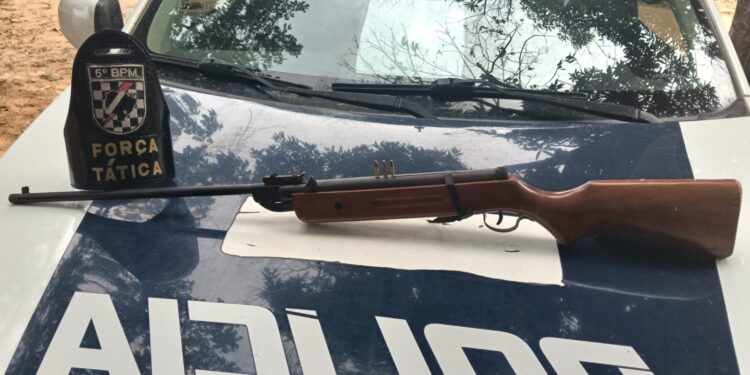 Polícia Militar prende homem por ameaça e posse irregular de arma de fogo em Coxim
