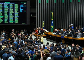 Promulgada lei que possibilita redução de penas pelo 8 de janeiro