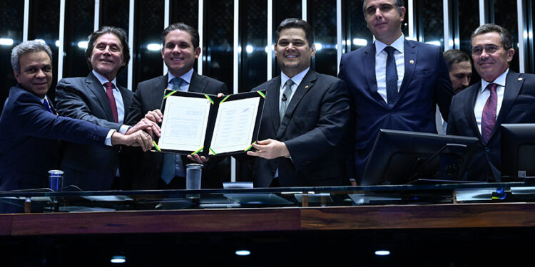 Promulgada pelo Congresso emenda da essencialidade dos tribunais de contas