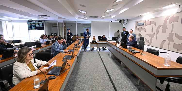 Regulamentação de protesista e ortesista ortopédico vai a Plenário