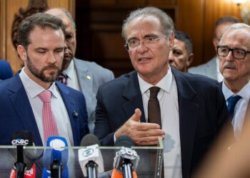 Renan reagenda votação do financiamento ao agro e negocia texto com governo Lula