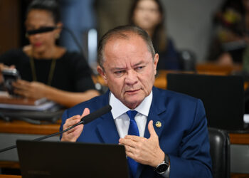 Em pronunciamento, à bancada, relator do PL 2.730/2024, senador Zequinha Marinho (Podemos-PA).