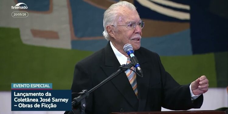 Sarney relança coletânea de romances e reflete sobre vocação e destino