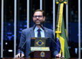 À tribuna, em discurso, senador Jorge Seif (PL-SC).