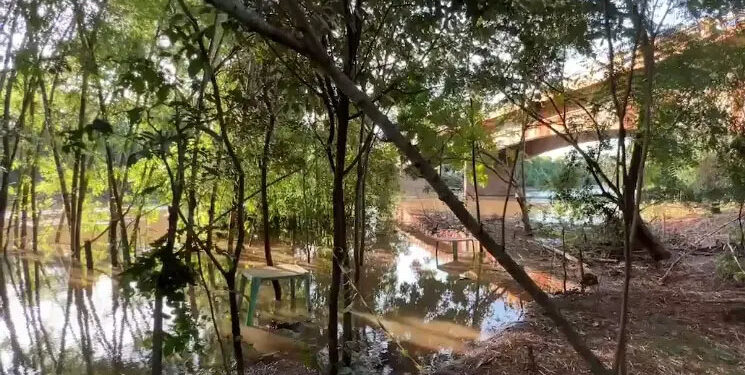 Corpo de caminhoneiro é encontrado em caminhão submerso no Rio Vacaria