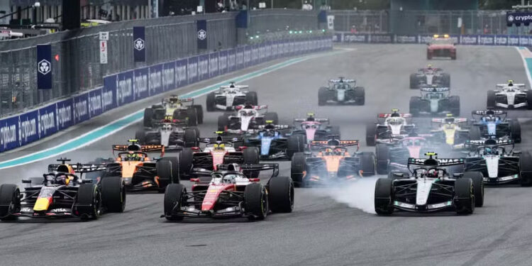 FIA projeta retorno dos motores V8 na Fórmula 1 até 2031