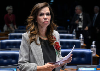 Em pronunciamento, à bancada, senadora Professora Dorinha Seabra (União-TO).