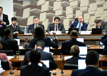 Senadores questionam como BC negou e depois aprovou venda do Master a Vorcaro