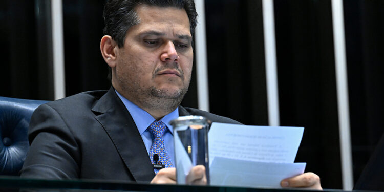 Sessão desta quarta-feira terá votação de dez autoridades