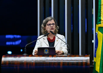 Senadora Teresa Leitão (PT-PE) em discurso à tribuna.