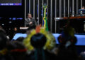Senador Eduardo Braga (MDB-AM) em discurso à tribuna.