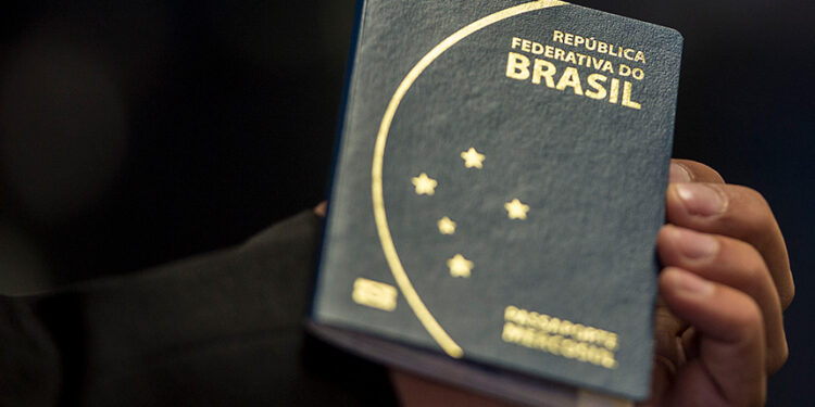 Volta ao Senado isenção da taxa de passaporte de estudante de baixa renda