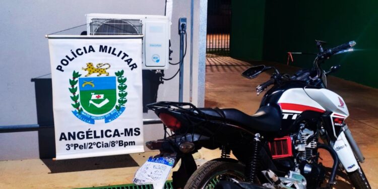 Jovem sem CNH é preso após fuga e manobras perigosas em Angélica