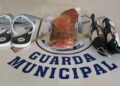 Larápio é preso furtando chinelos em loja de Dourados